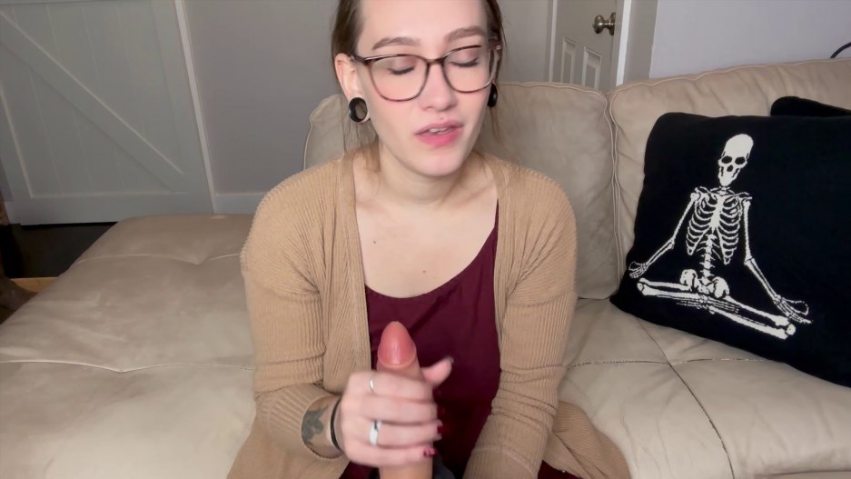 Divinebabe – Ur Friends Awkward Mom